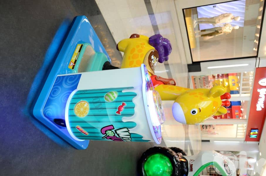 SWEET GIRAFFE - Coin Operated Kiddie Ride 3