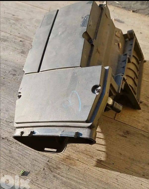 w203 air filter box 0
