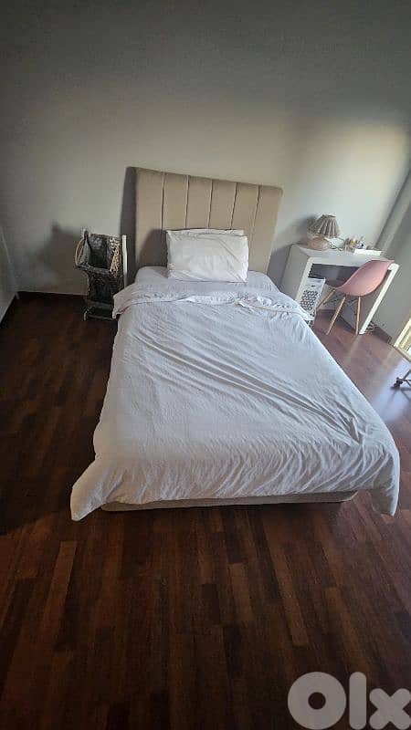 Almost new bed for sale 0