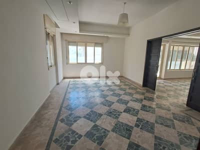 Office/Apartment for Rent in Acharfieh