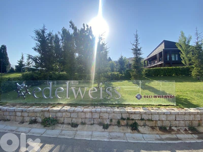 Unique Chalet with Private Garden in Edelweiss, Faqra Club 2