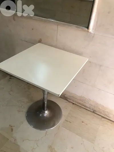 kitchen table / adjustable table 60cm. 60$