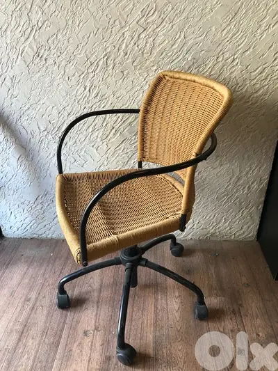 rattan office chair in excellent condition. 80$
