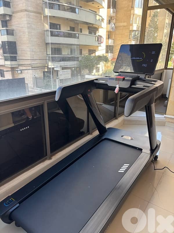 Commercial Motorized Treadmill 6HP AC Motor 0