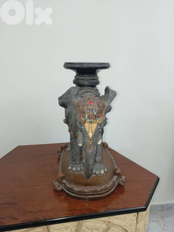 Elephant statue 1