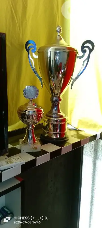 Trophy 1 Big +1 Small