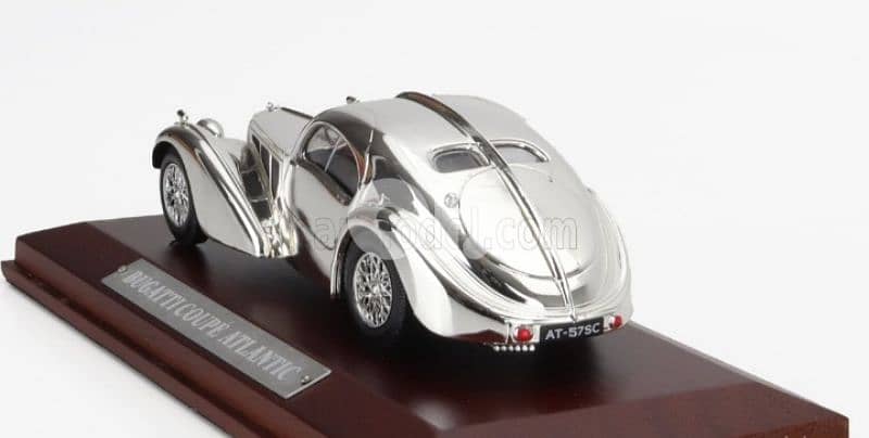 Bugatti 57 SC Atlantic 1938 diecast car model 1;43. 2