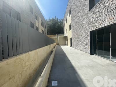 Luxurious 400 SQM Garden Apartment for Sale In Hbous