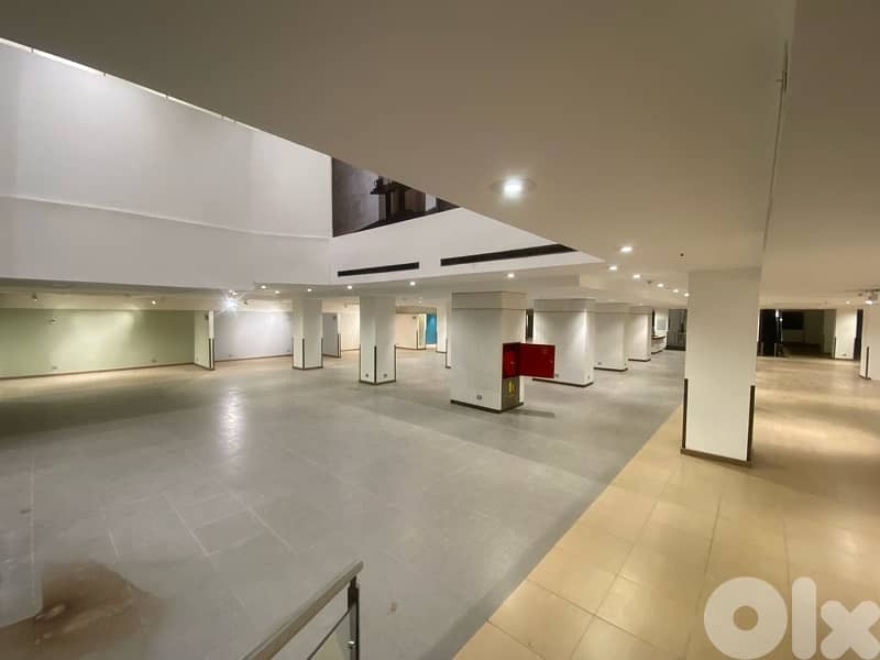 Open space for gym restaurant gallery offices 0