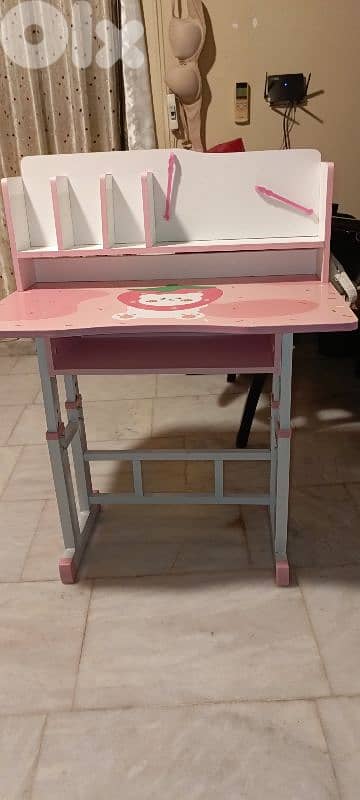 طاولة دراسه 4