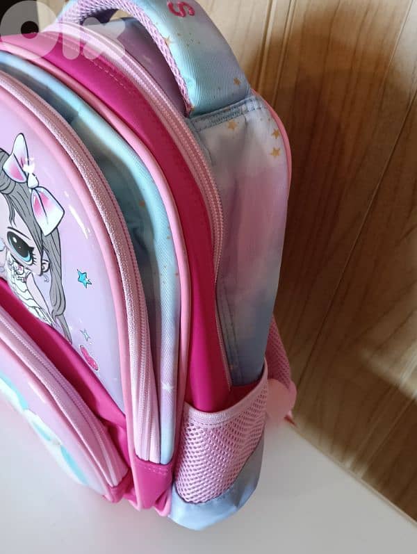 genius school bag clean like new 32cm 4