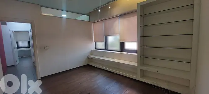 Office for rent in Mirna Chalouhi مكتب للإيجار في ميرنا شالوحي