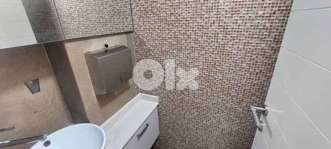 Office for rent in Mirna Chalouhi مكتب للإيجار في ميرنا شالوحي
