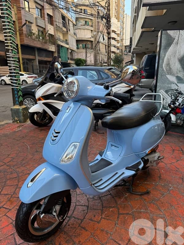vespa VXL 1300$ 1