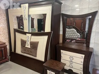 غرفة نوم ان دي اف ملبسة قشرة سنديان مستعملة شبه جديدة