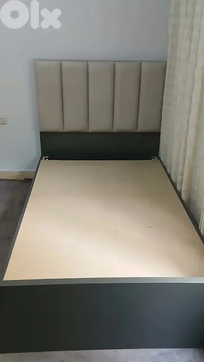 تخت مفرد عرض 100cm منجد الضهر جديد من المعمل (high quality)