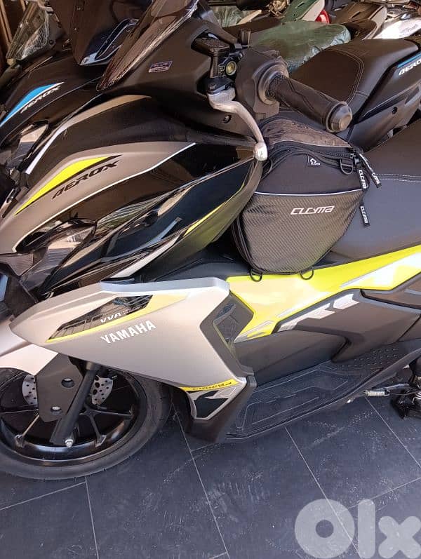 yamaha Nmax & Aerox front bag 2