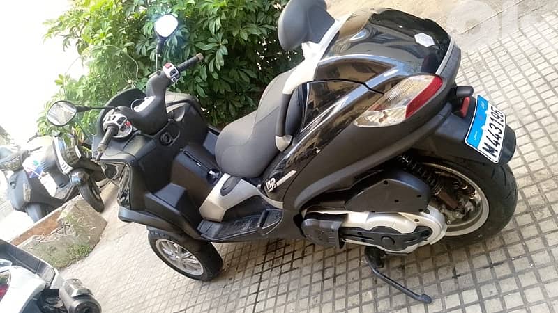 Piaggio MP3 400 2
