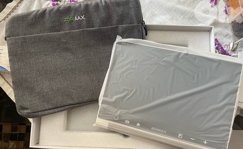 Magnifier electronic Zoomax for people with low vision 2