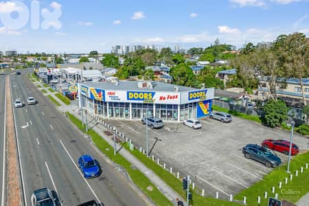 SHOWROOM FOR RENT ON DBAYEH HIGHWAY, (DBR-133)