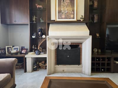 Spacious Apartment in Prime Ain Aar Location For Saleشقة واسعة للبيع ف