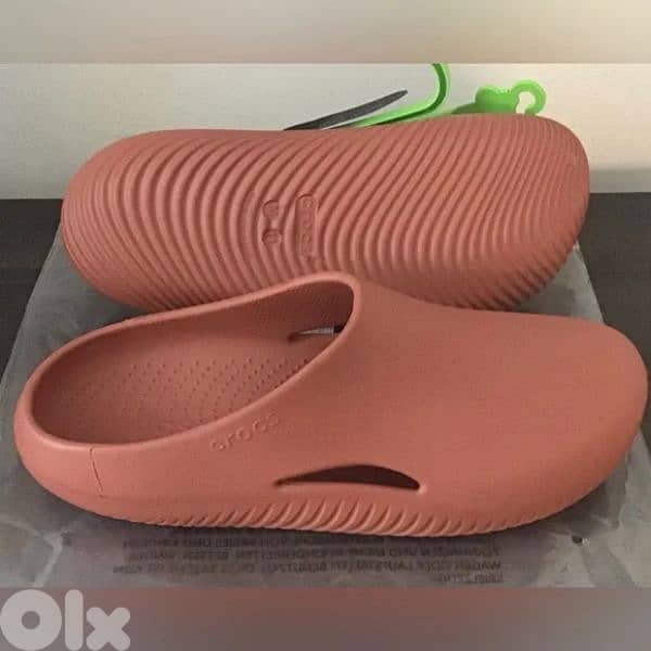 8I-539225 Crocs Mellow Recovery 0
