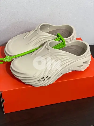 Crocs Echo Wave NEW