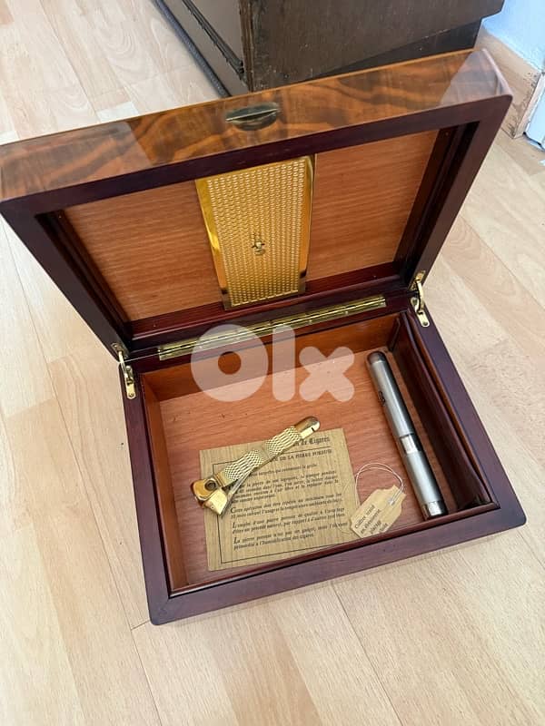 Cigar box 0