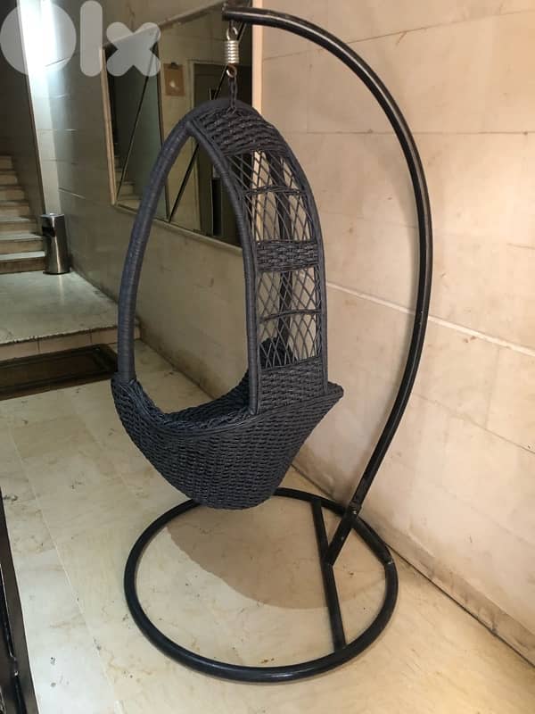 bamboo rattan swing in excellent condition. 160$ 6