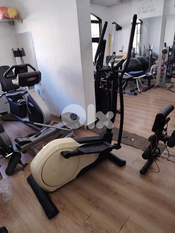 elliptical like new holds up to 120kg 1