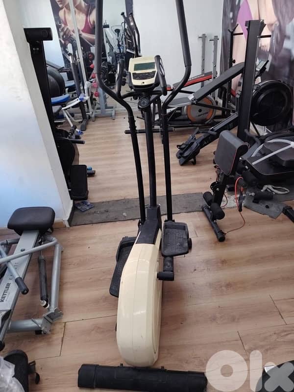 elliptical like new holds up to 120kg 2