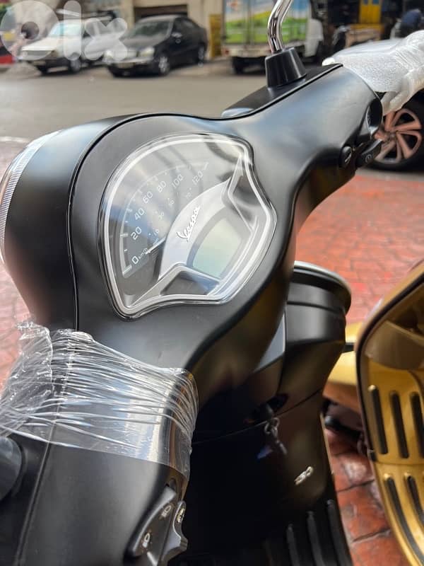 starting prices 1750$ to 2300$ vespas Vxl sxl 3 V tech 2025/24 okm 3