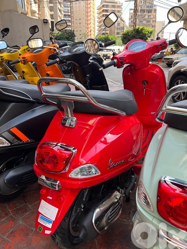 starting prices 1750$ to 2300$ vespas Vxl sxl 3 V tech 2025/24 okm 10