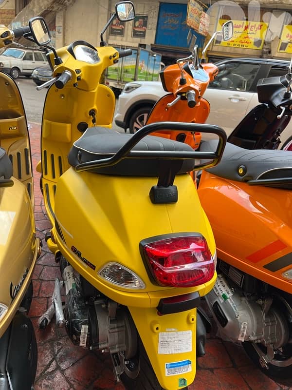 starting prices 1750$ to 2300$ vespas Vxl sxl 3 V tech 2025/24 okm 17