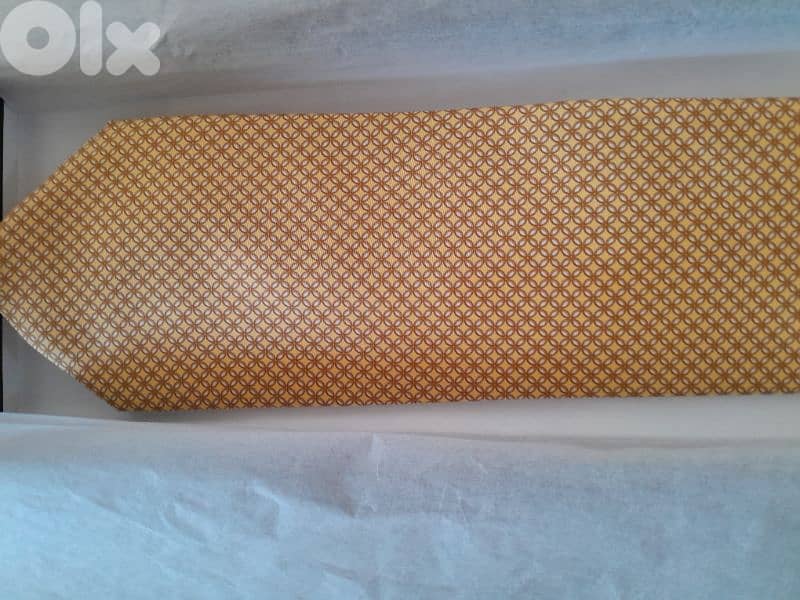 original VERSACE 100%silk tie Made in italy never used Original box 1
