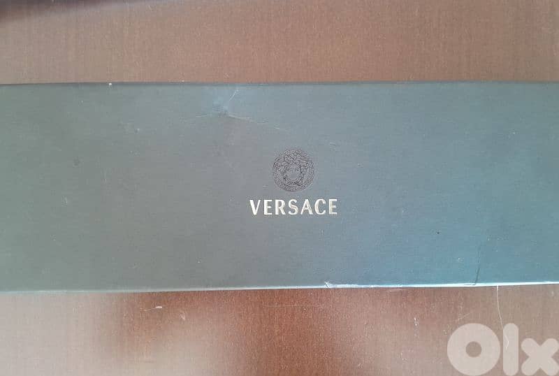original VERSACE 100%silk tie Made in italy never used Original box 3