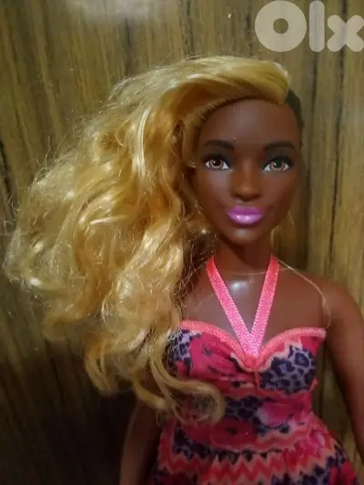 Barbie KIM FASHIONISTAS ZIG ZAG CURVY Mattel 2018 great AA doll=22$ Barbie KIM FASHIONISTAS ZIG ZAG CURVY Mattel 2018 great AA doll=22$
