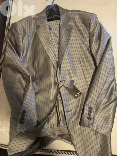 brand new Paul Smith blazer / طقم بول سميث اصلي بورقته سعر خاص