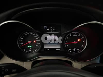 Mercedes-Benz GLC 300 4-Matic AMG pack.