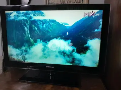 samsung 32 LCD HDMI like new