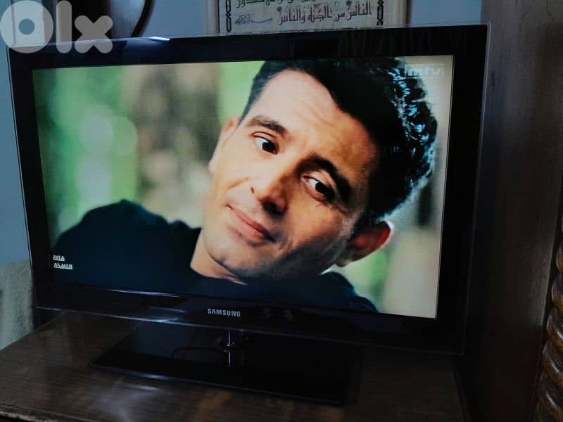 samsung 32 LCD HDMI like new 2