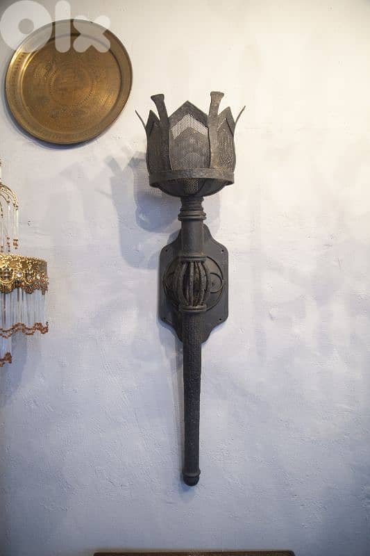 2 large size wall lights 3