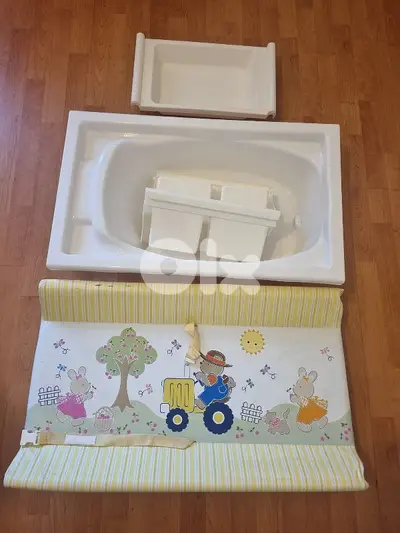 Bath tub shower stand