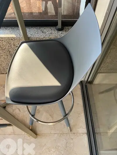 high table and 3 chairs