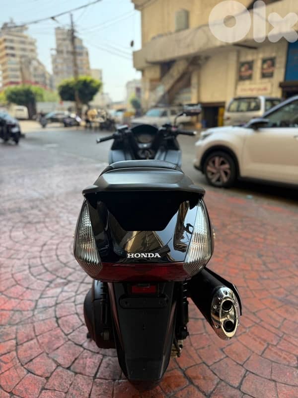 gold edition honda silverwing 600 cc crystal 2