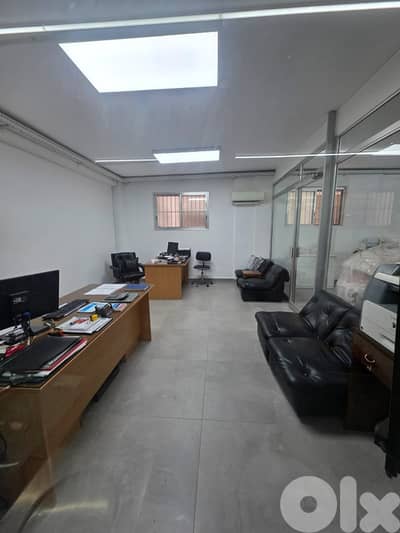محل للايجار في مار تقلا / حازمية Shop for rent in Hazmieh / Mar Takla