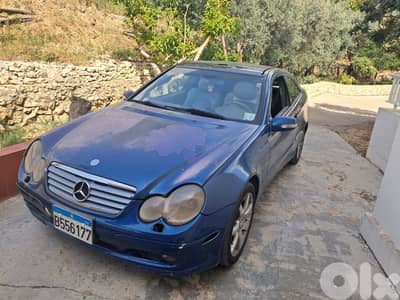Mercedes-Benz C-Class 2004 Mercedes-Benz C-Class 2004
