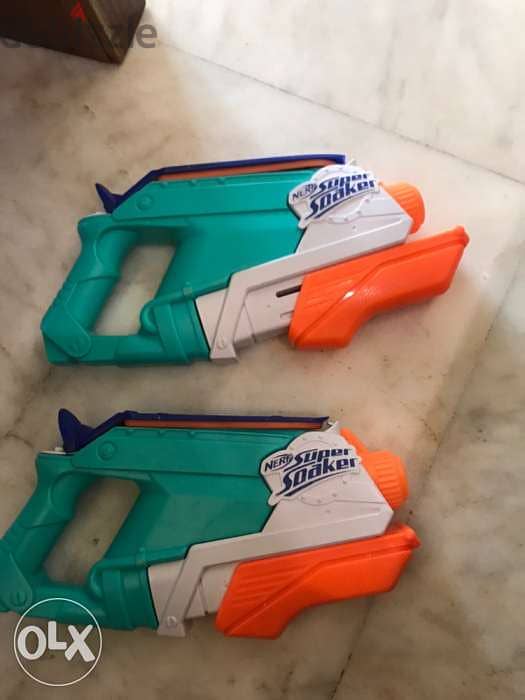 2 Nerfs water guns super soaker 0