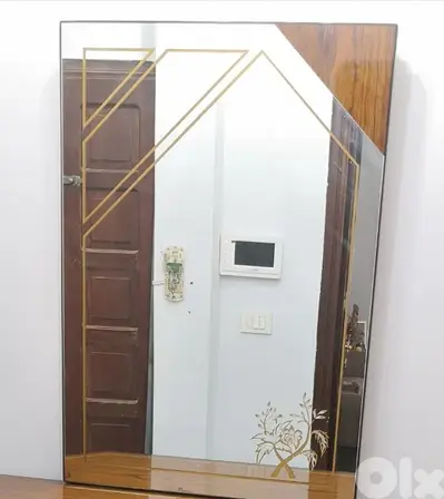 مراية حيط