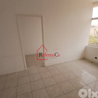 Prime location office in Sin El Fil مكتب للبيع في سن الفيل